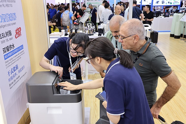 1755051128262807.jpg 3.橱下双罐串联软水机RL-RB0150.jpg